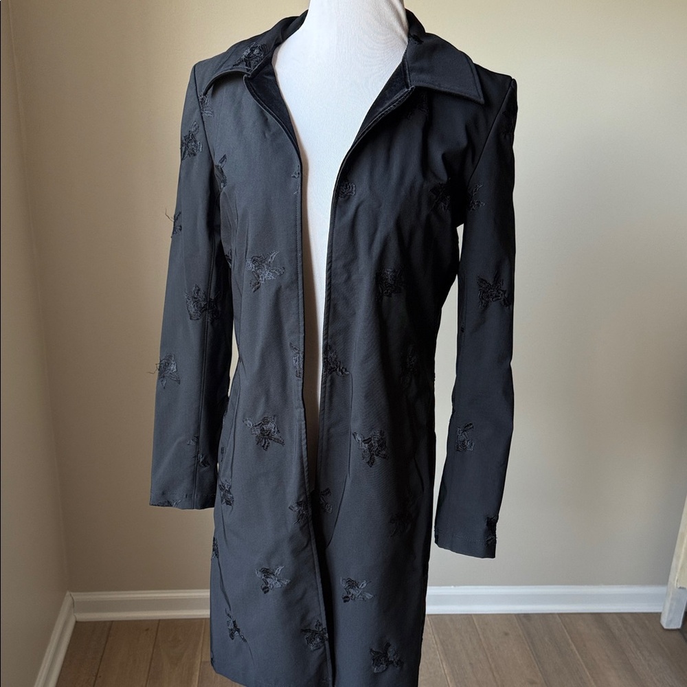 Reversible Rose embroidered / velvet Trench Coat